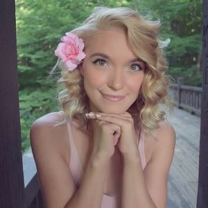 Meet your Posher, Katelyn